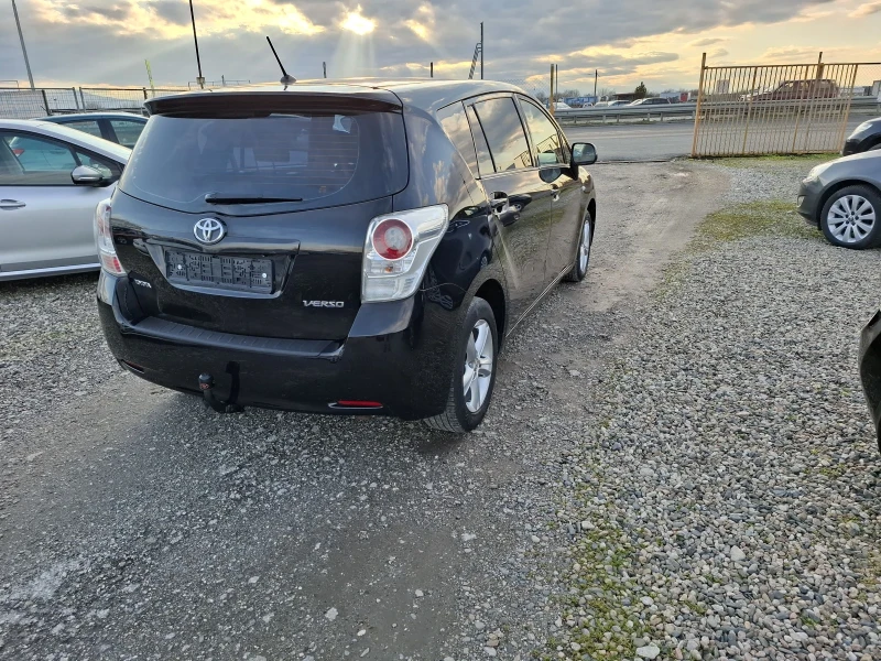 Toyota Verso 1.8i, снимка 3 - Автомобили и джипове - 53403885