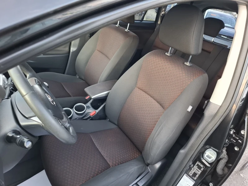 Toyota Verso 1.8i, снимка 5 - Автомобили и джипове - 53403885