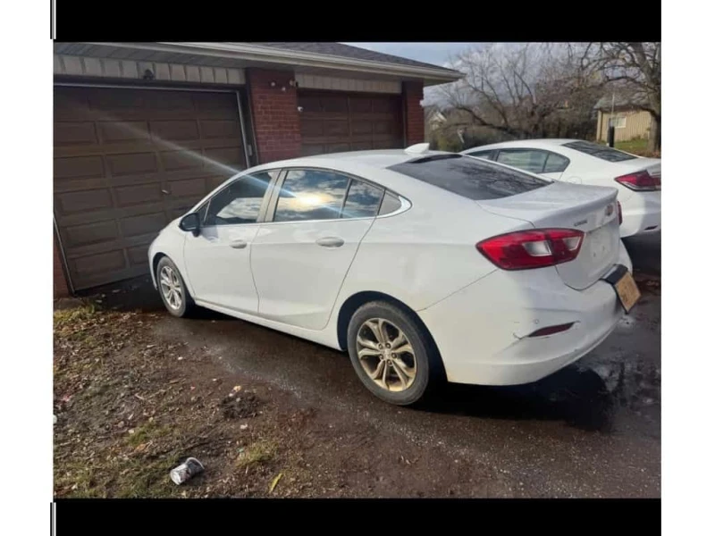 Chevrolet Cruze * 4dr HB Diesel * CARFAX * ЦЕНА ДО БГ, снимка 3 - Автомобили и джипове - 53529229