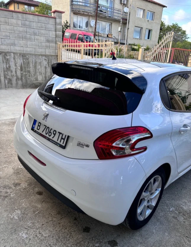 Peugeot 208  - изображение 6