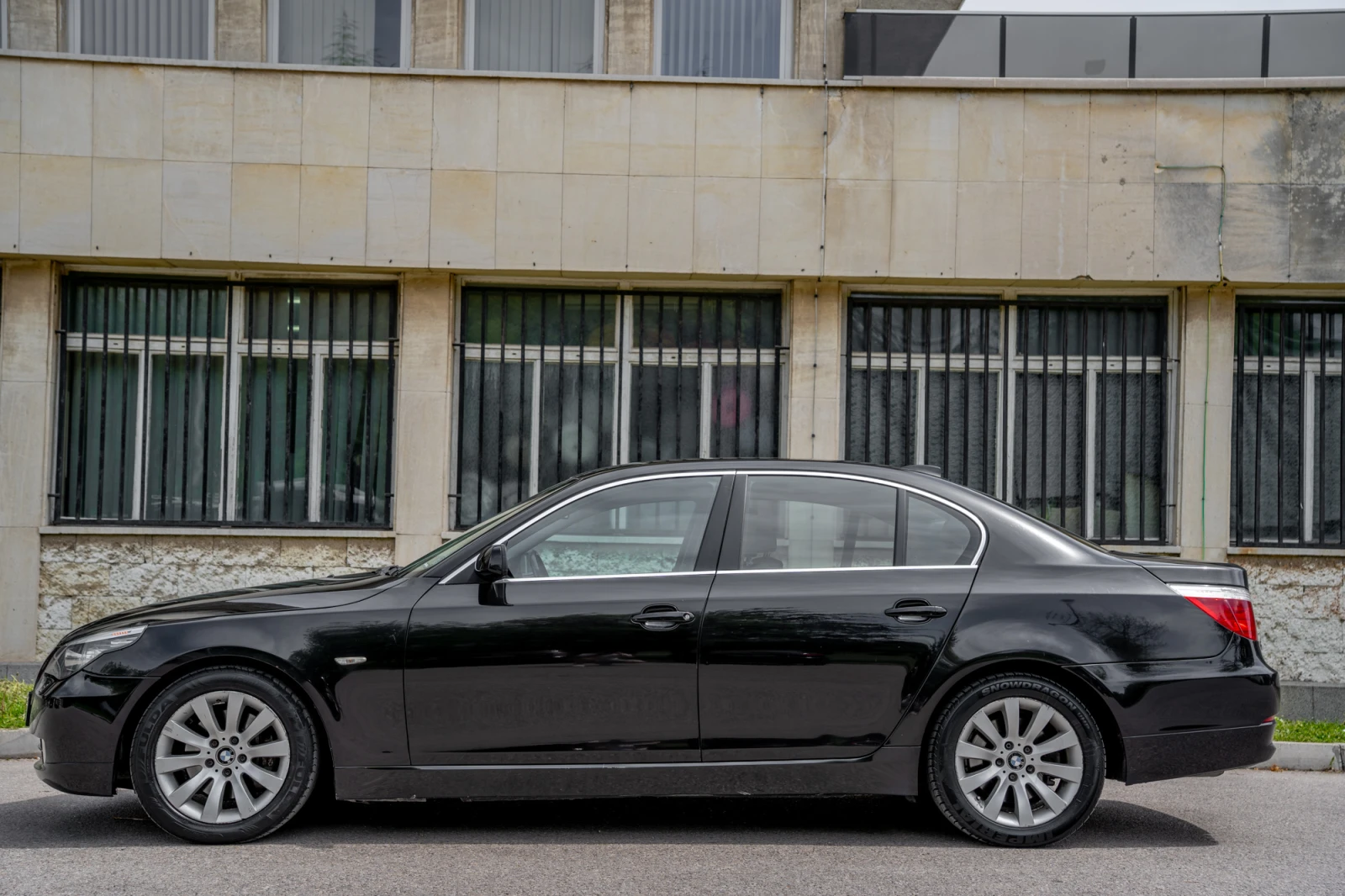 BMW 530 Автомат FACELIFT - изображение 5
