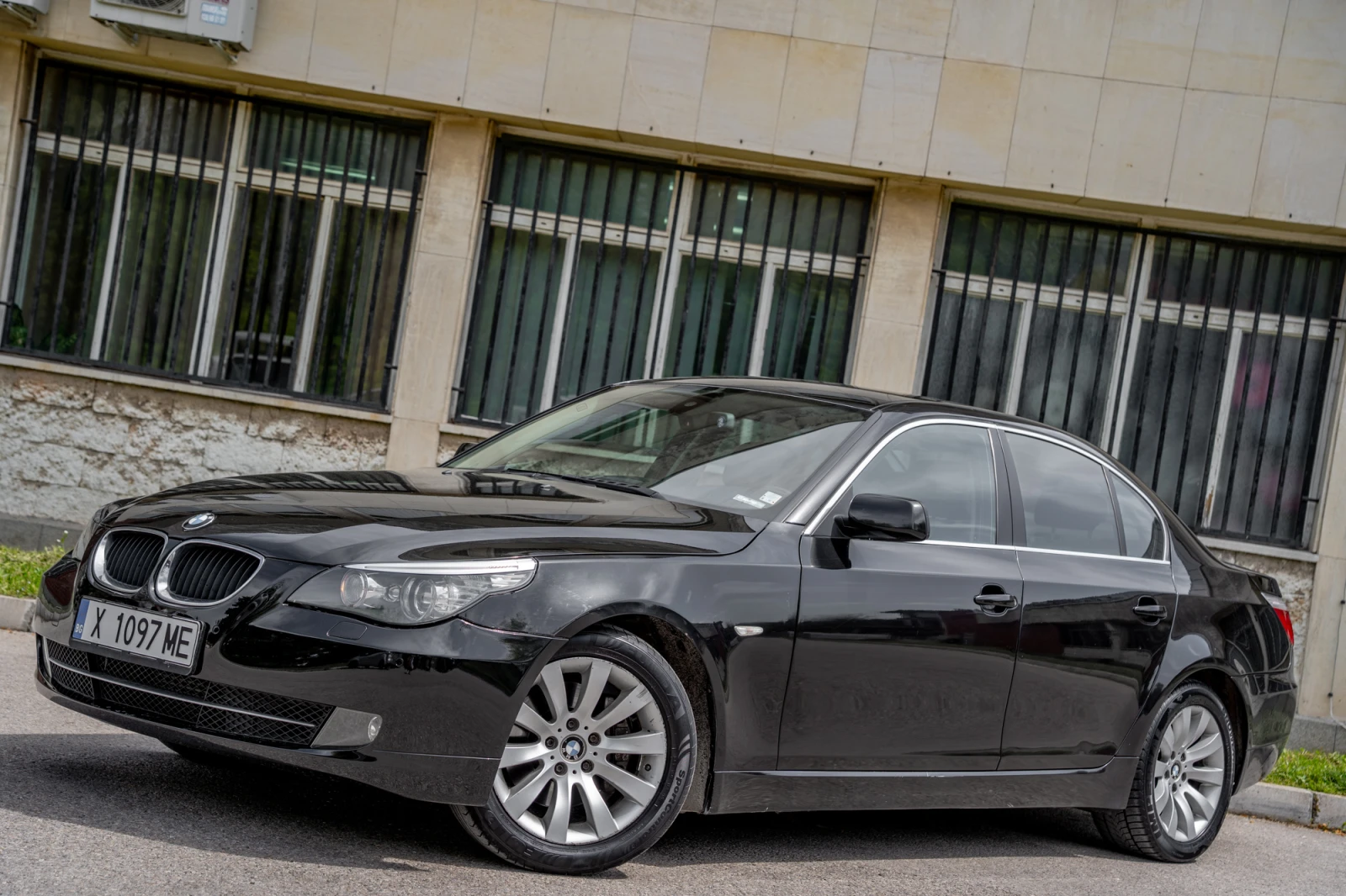BMW 530 Автомат FACELIFT - изображение 2