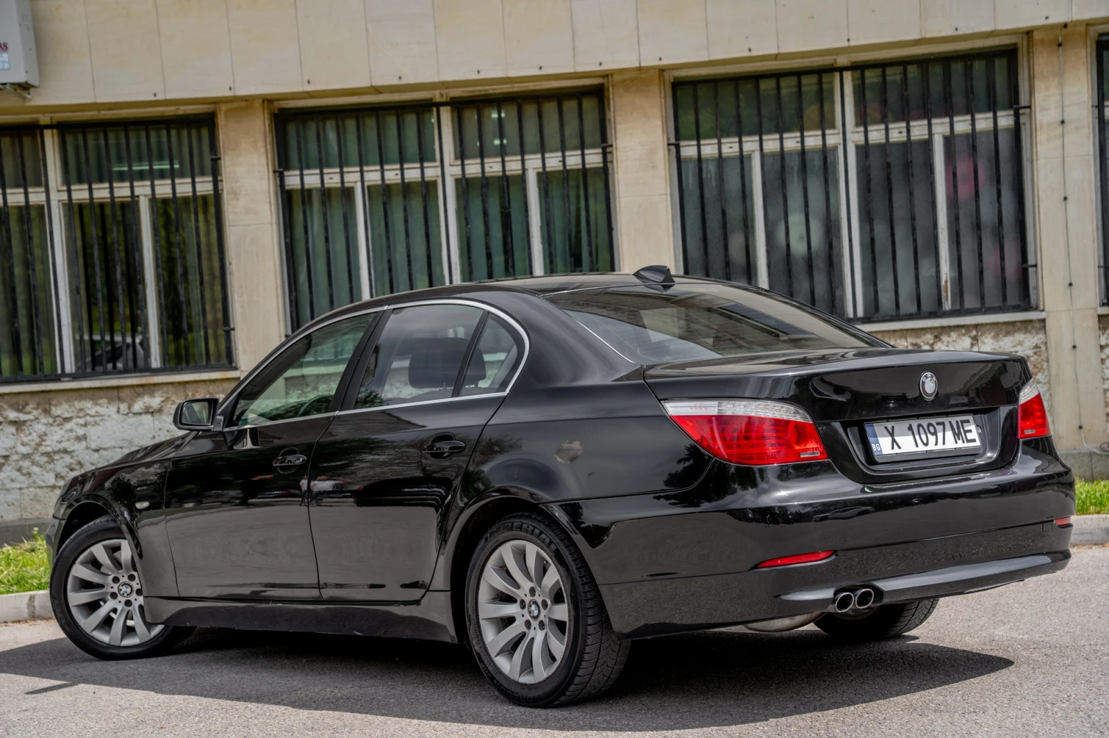BMW 530 Автомат FACELIFT - изображение 8