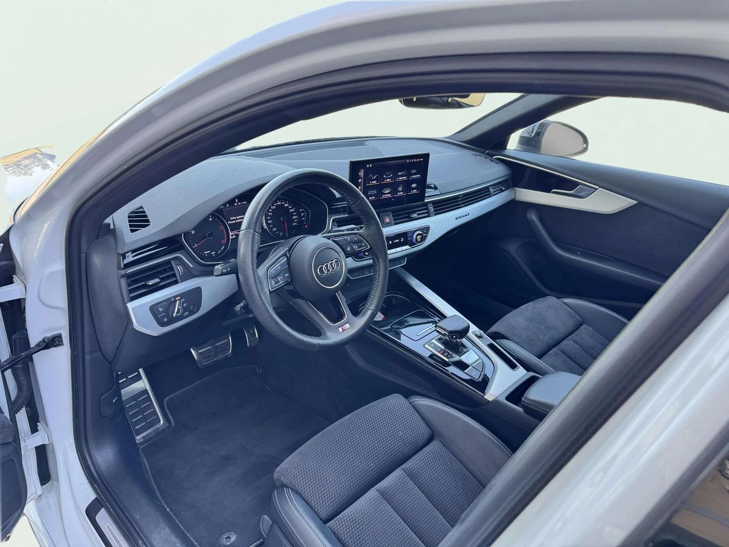 Audi A4 S line 40 TDI quattro - изображение 7
