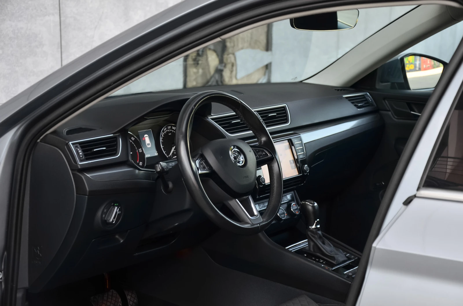 Skoda Superb 2.0 TDI  | Mobile.bg   11