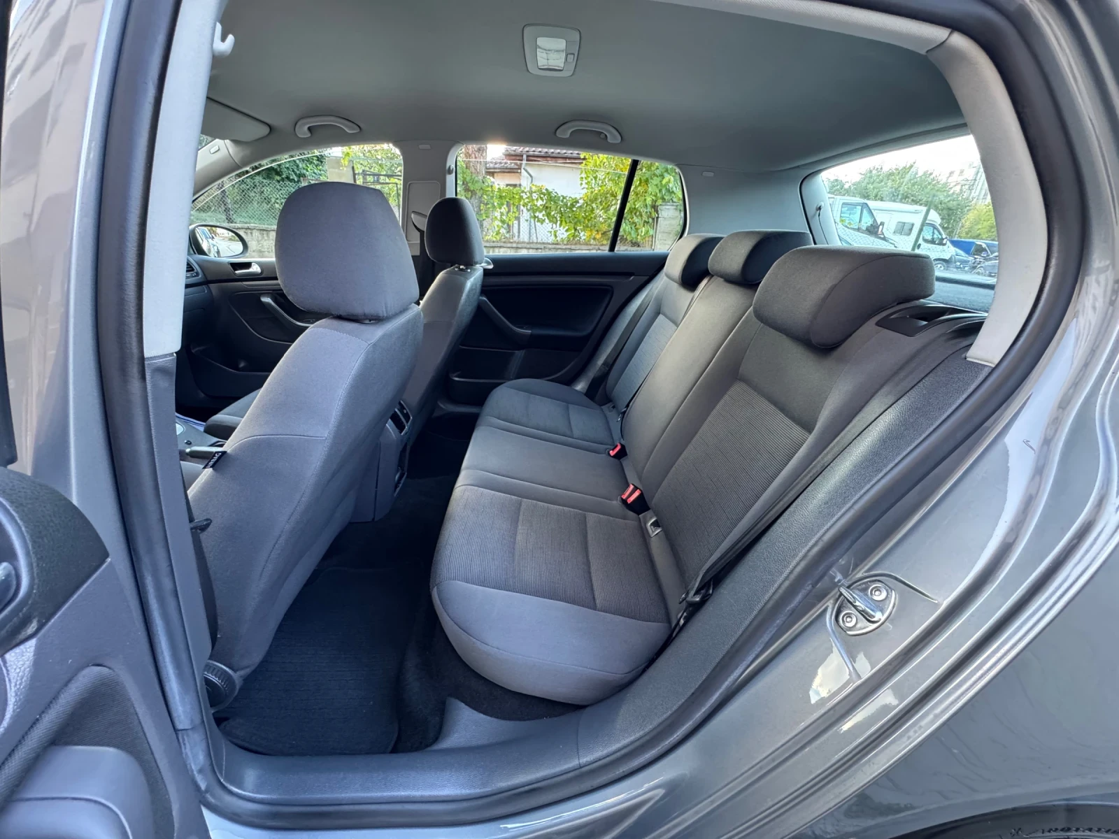 VW Golf 1.9TDI 105к.с. Автоматик DSG | Mobile.bg — изображение 11