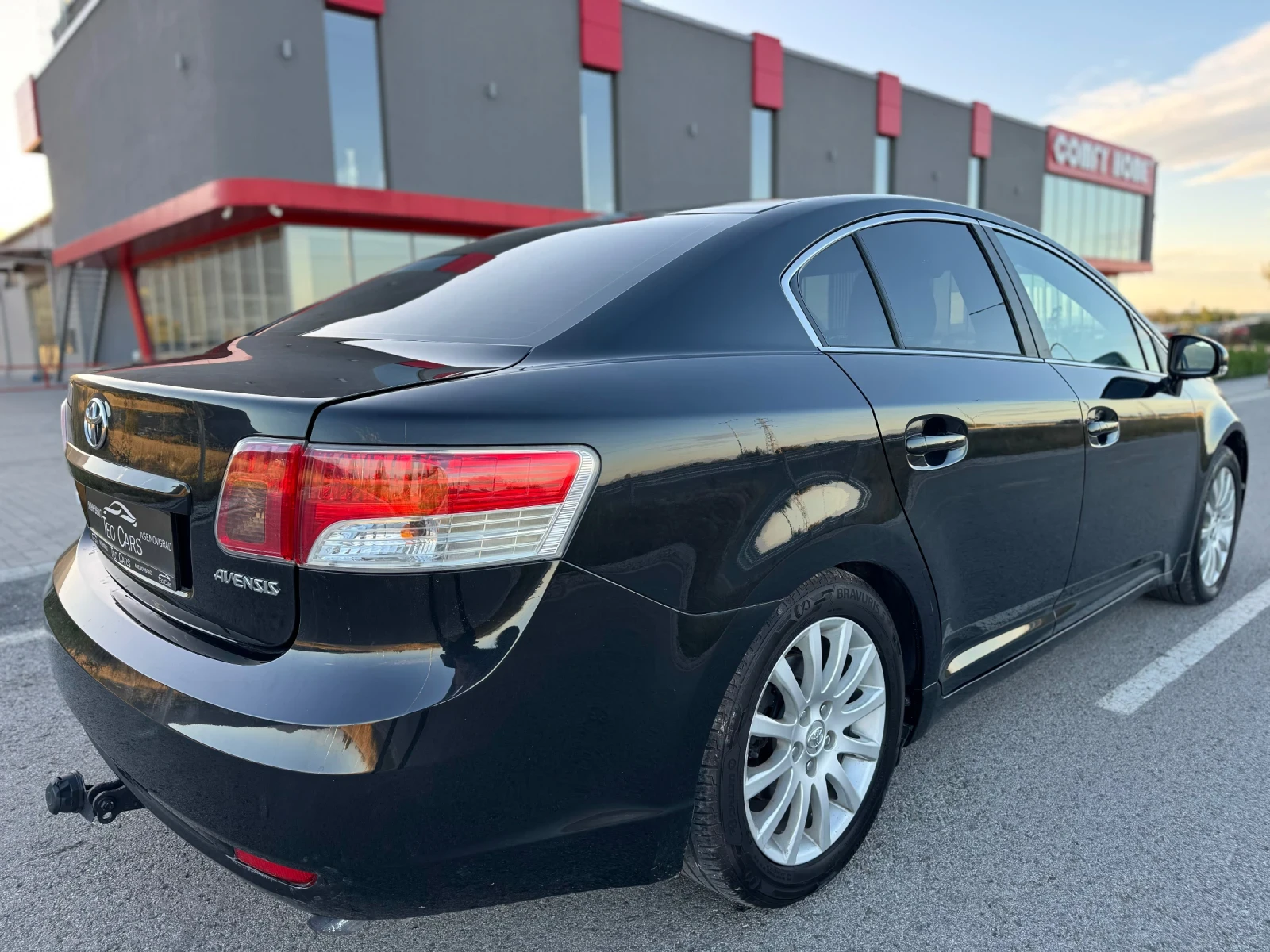 Toyota Avensis 1.8 VVT-i / TEMPOMAT / CLIMATRONIC / 182000km ! - изображение 8