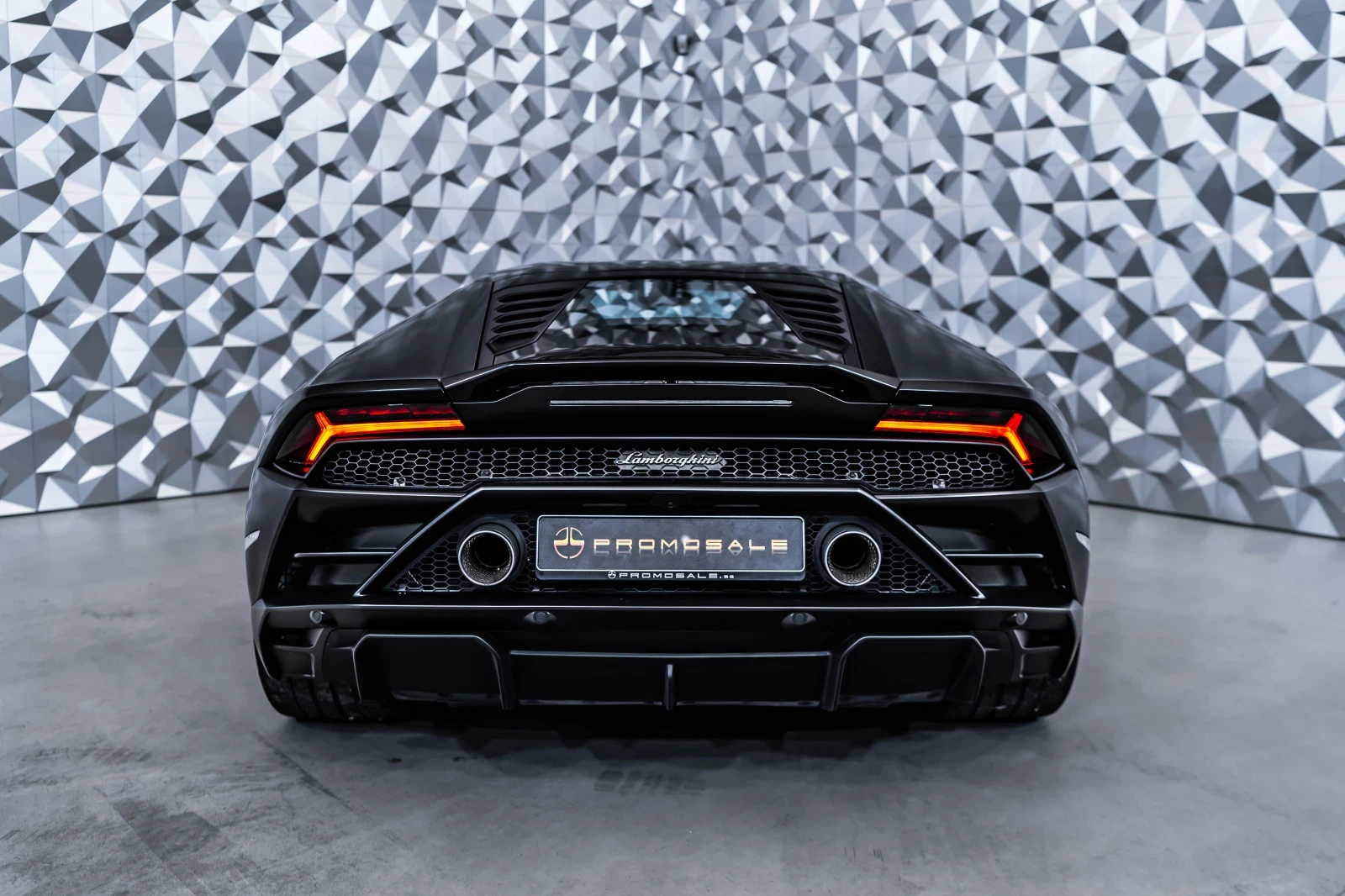 Lamborghini Huracan EVO RWD * Matt Black* Лизинг - изображение 5