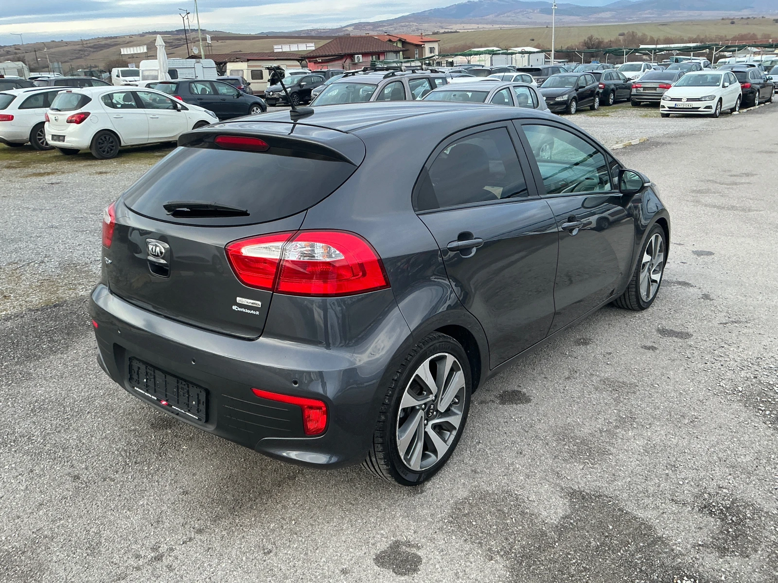 Kia Rio 1.4 CRDI - изображение 8