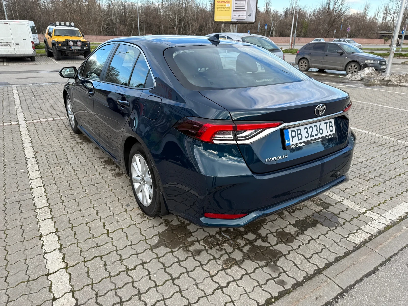 Toyota Corolla 1.5 125кс. Executive - изображение 7
