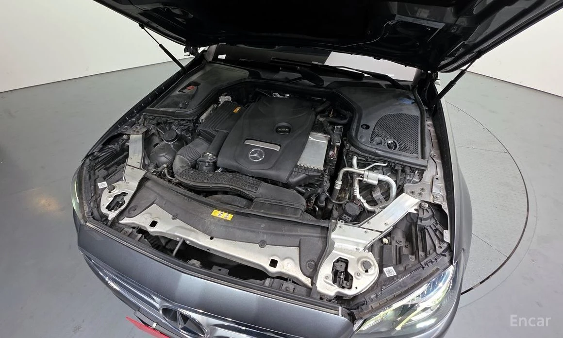 Mercedes-Benz E 200, снимка 6 - Автомобили и джипове - 53829869