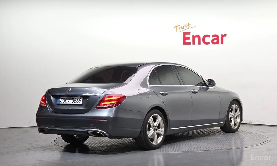 Mercedes-Benz E 200, снимка 2 - Автомобили и джипове - 53829869