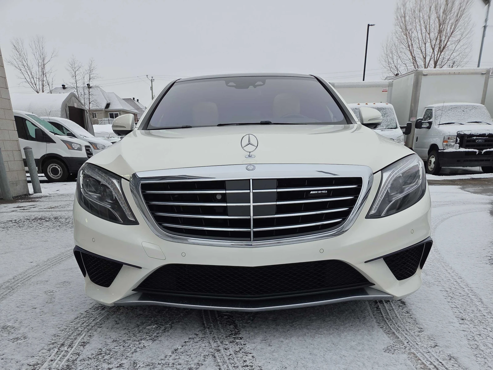 Mercedes-Benz S 63 AMG * * CARFAX * * АВТО КРЕДИТ * * , снимка 2 - Автомобили и джипове - 53919231