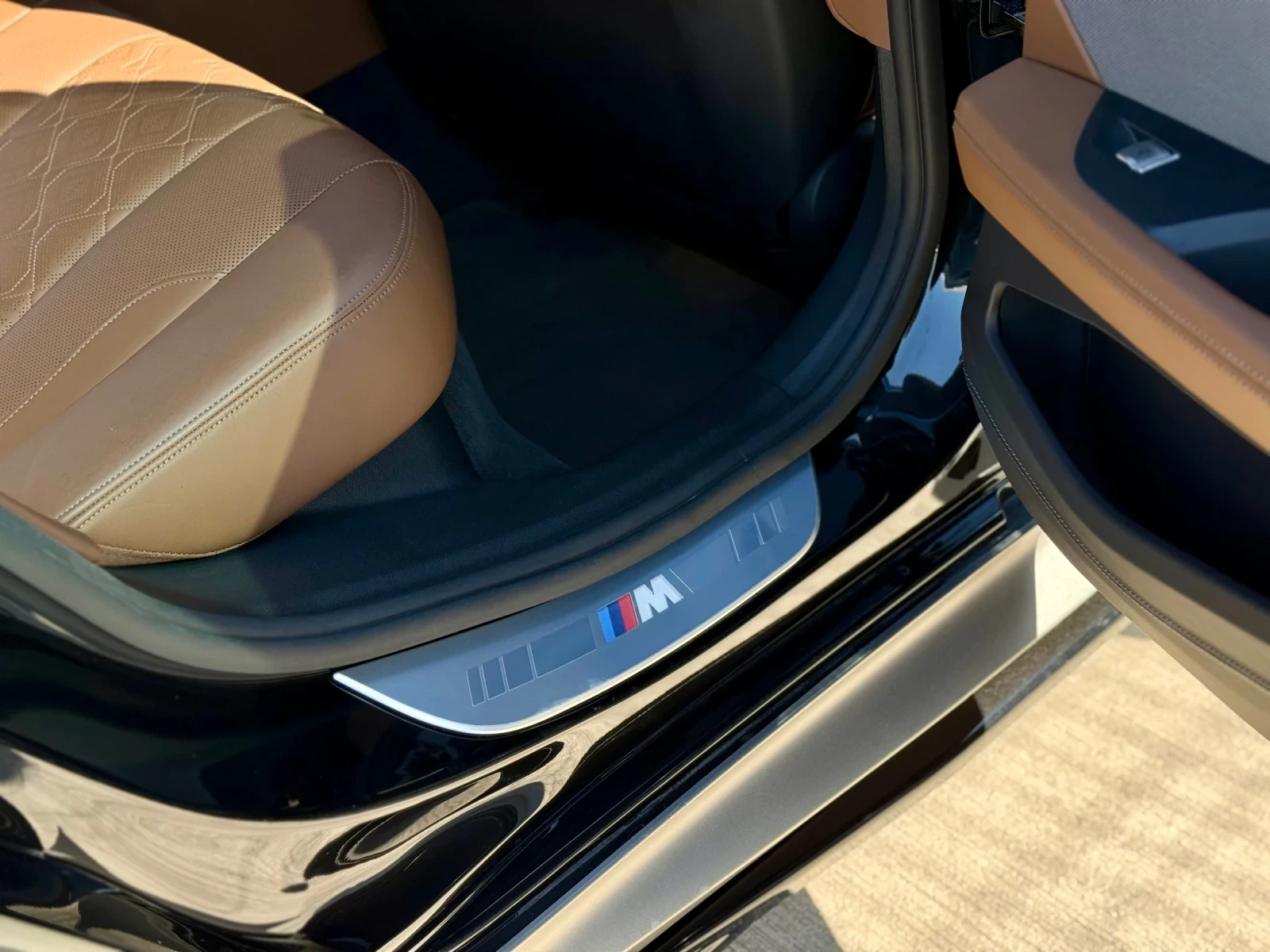 BMW M8 CARBON / HU / INDIVIDUAL / ПОДГРЕВ / ОБДУХВАНЕ /, снимка 14 - Автомобили и джипове - 54041770