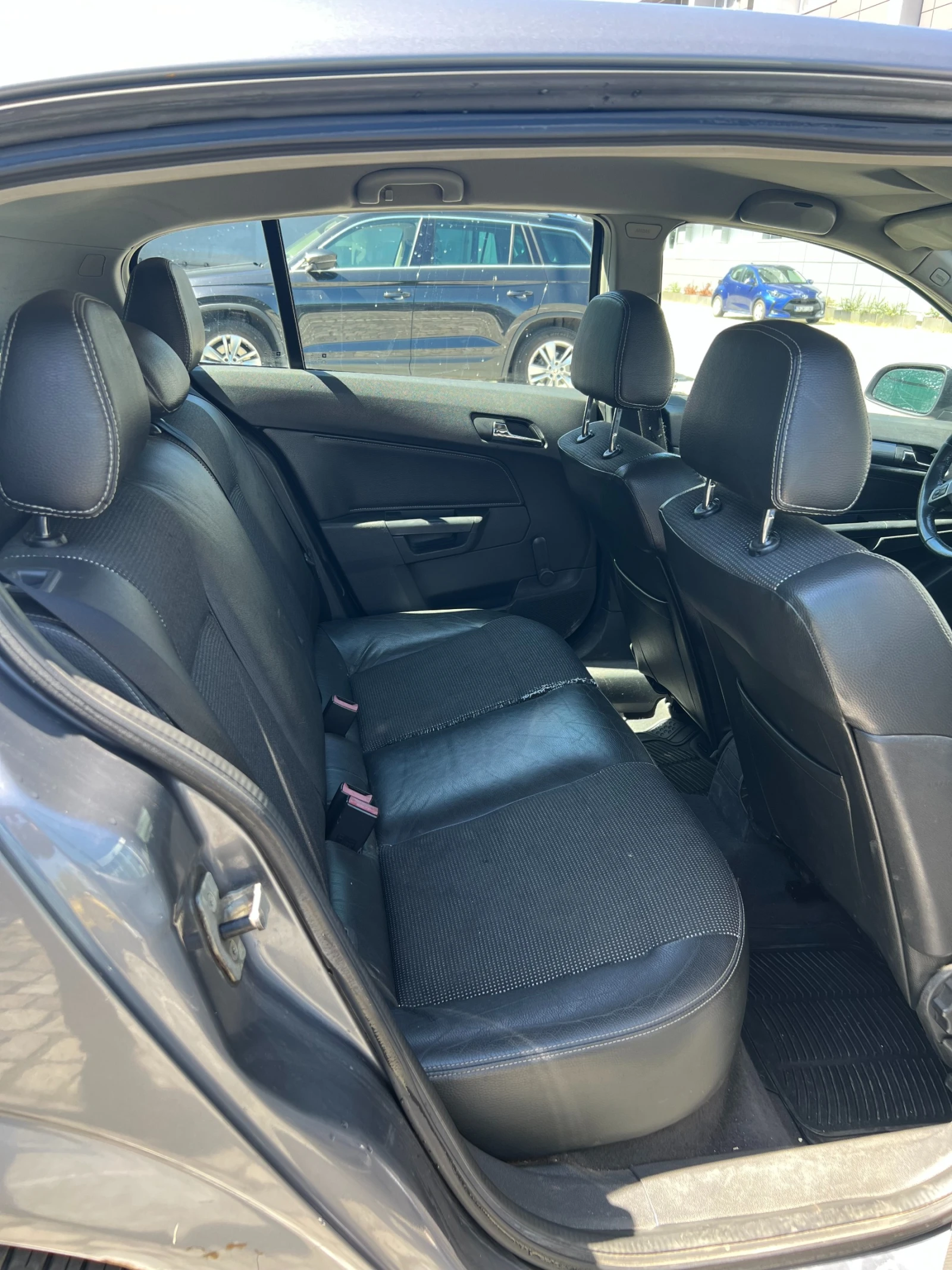 Opel Astra 1.7 CDTI, снимка 10 - Автомобили и джипове - 54243509