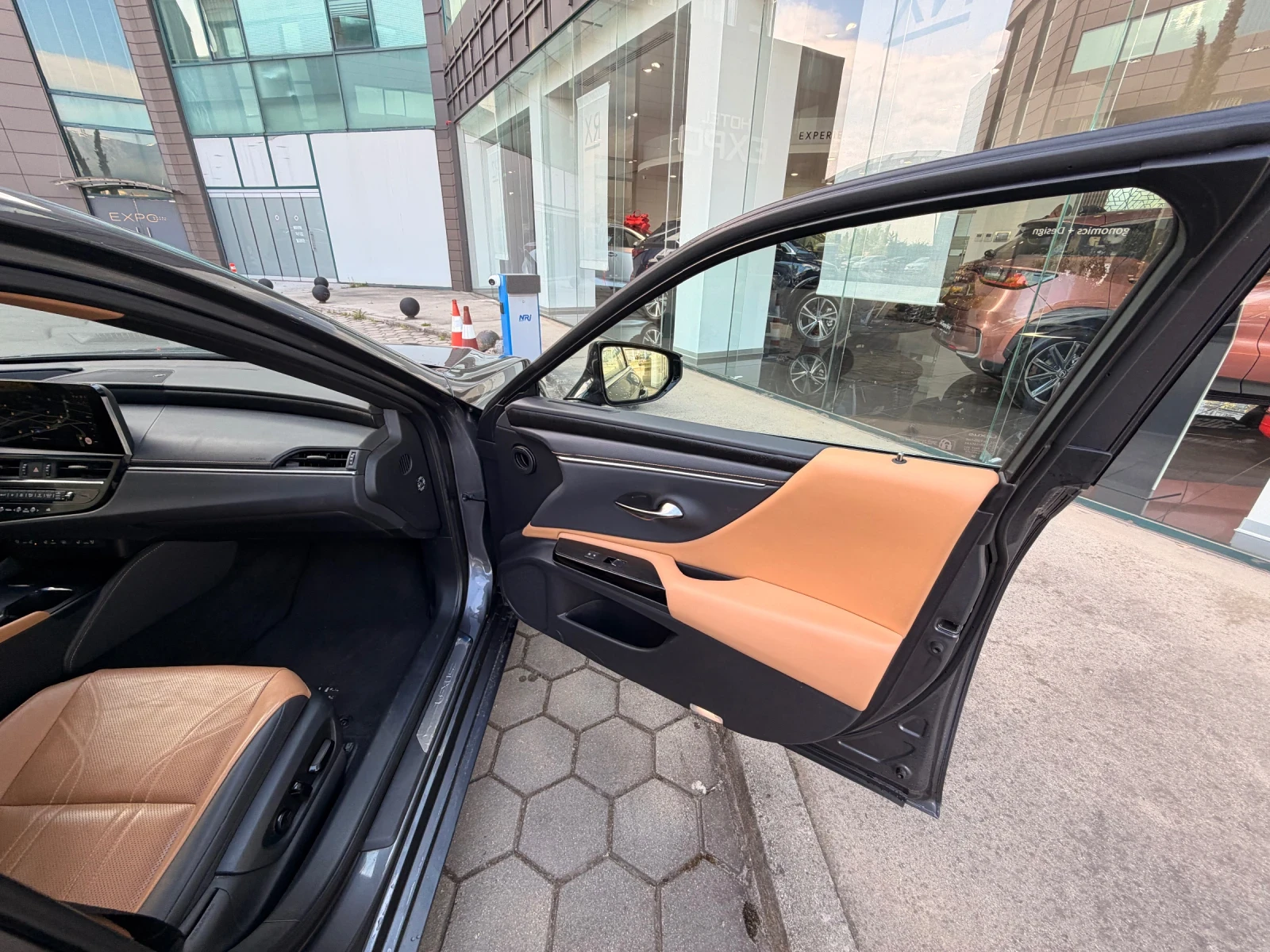 Lexus ES 300 Luxury , снимка 2 - Автомобили и джипове - 54574894
