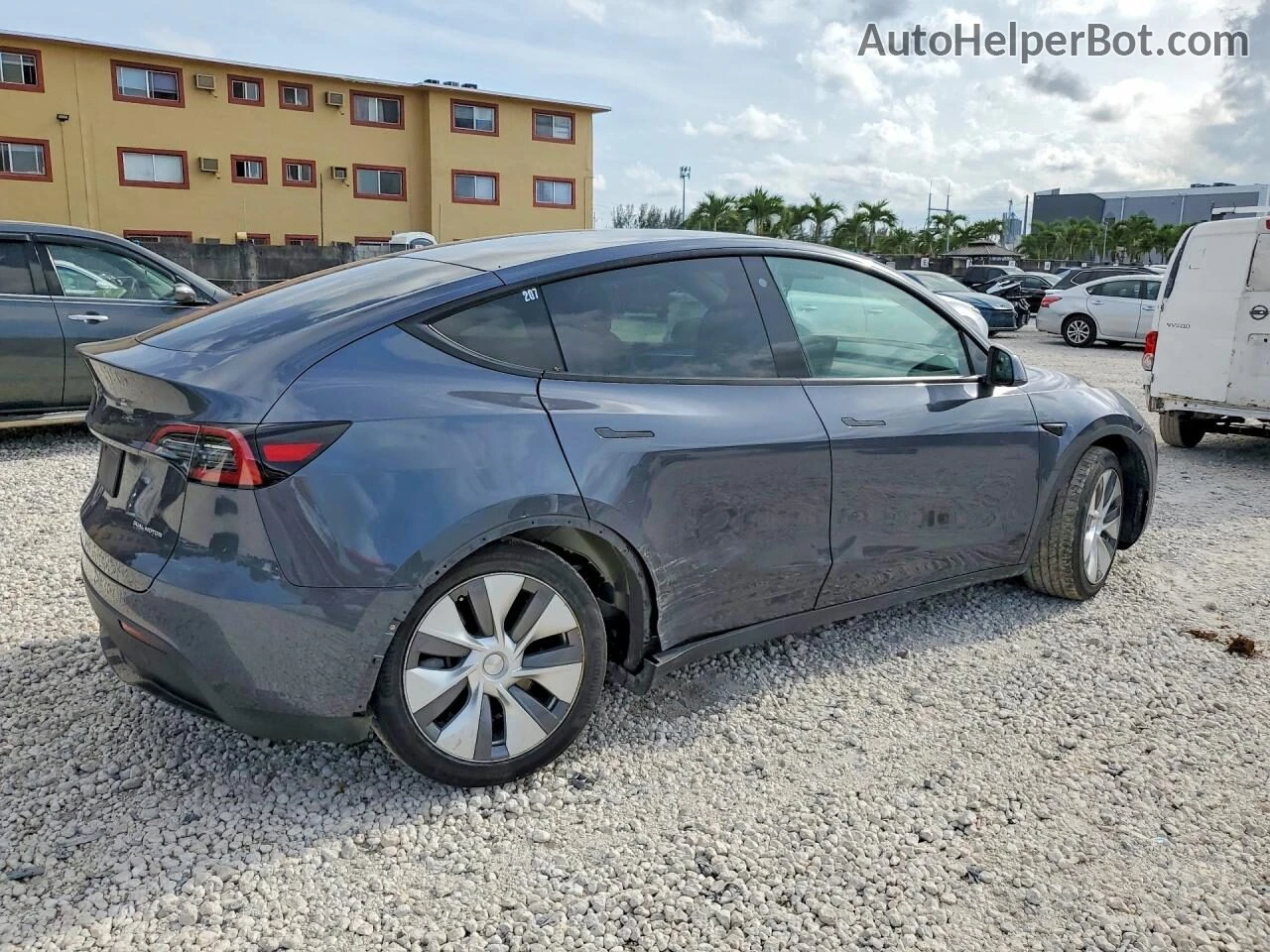 Tesla Model Y RWD* 30k km, снимка 4 - Автомобили и джипове - 54651500