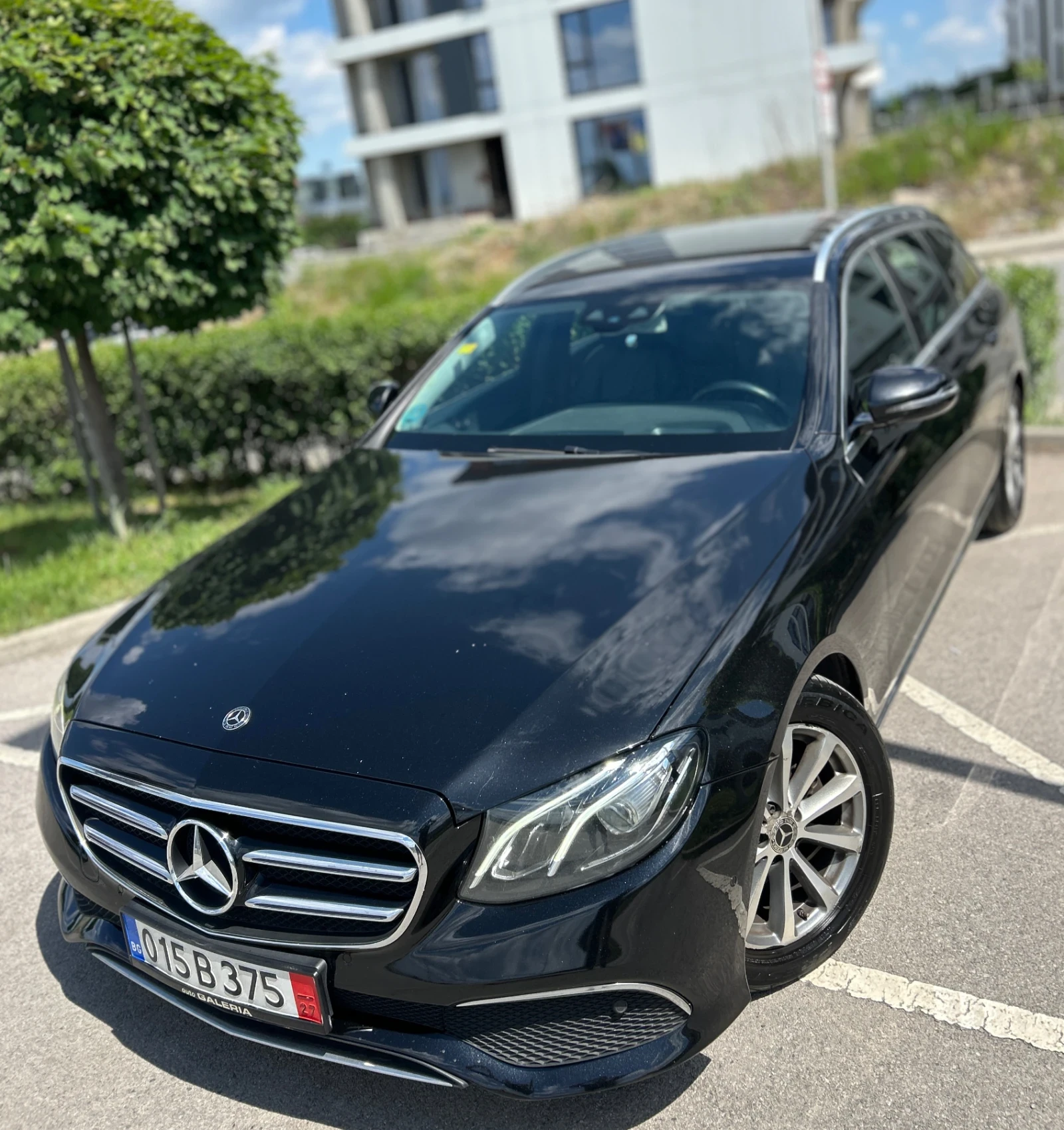 Mercedes-Benz E 220, снимка 7 - Автомобили и джипове - 54700895