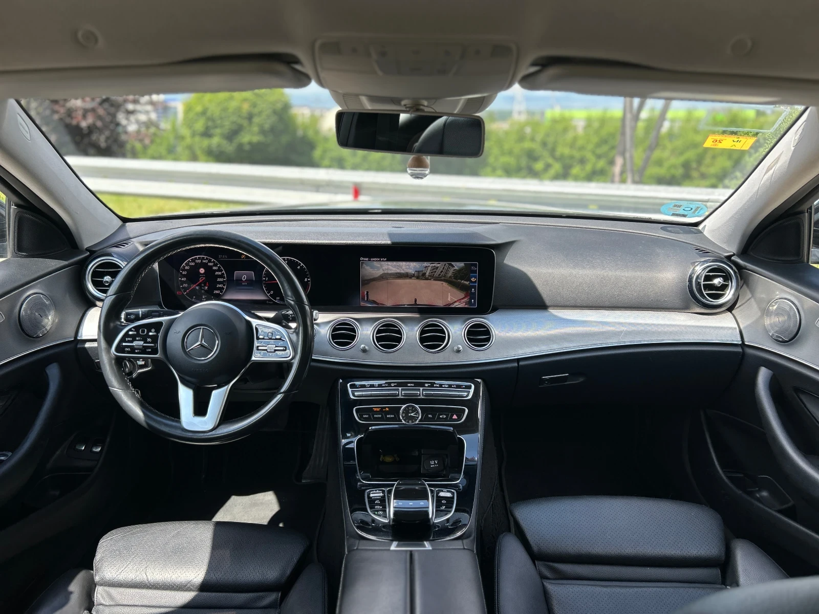 Mercedes-Benz E 220, снимка 11 - Автомобили и джипове - 54700895