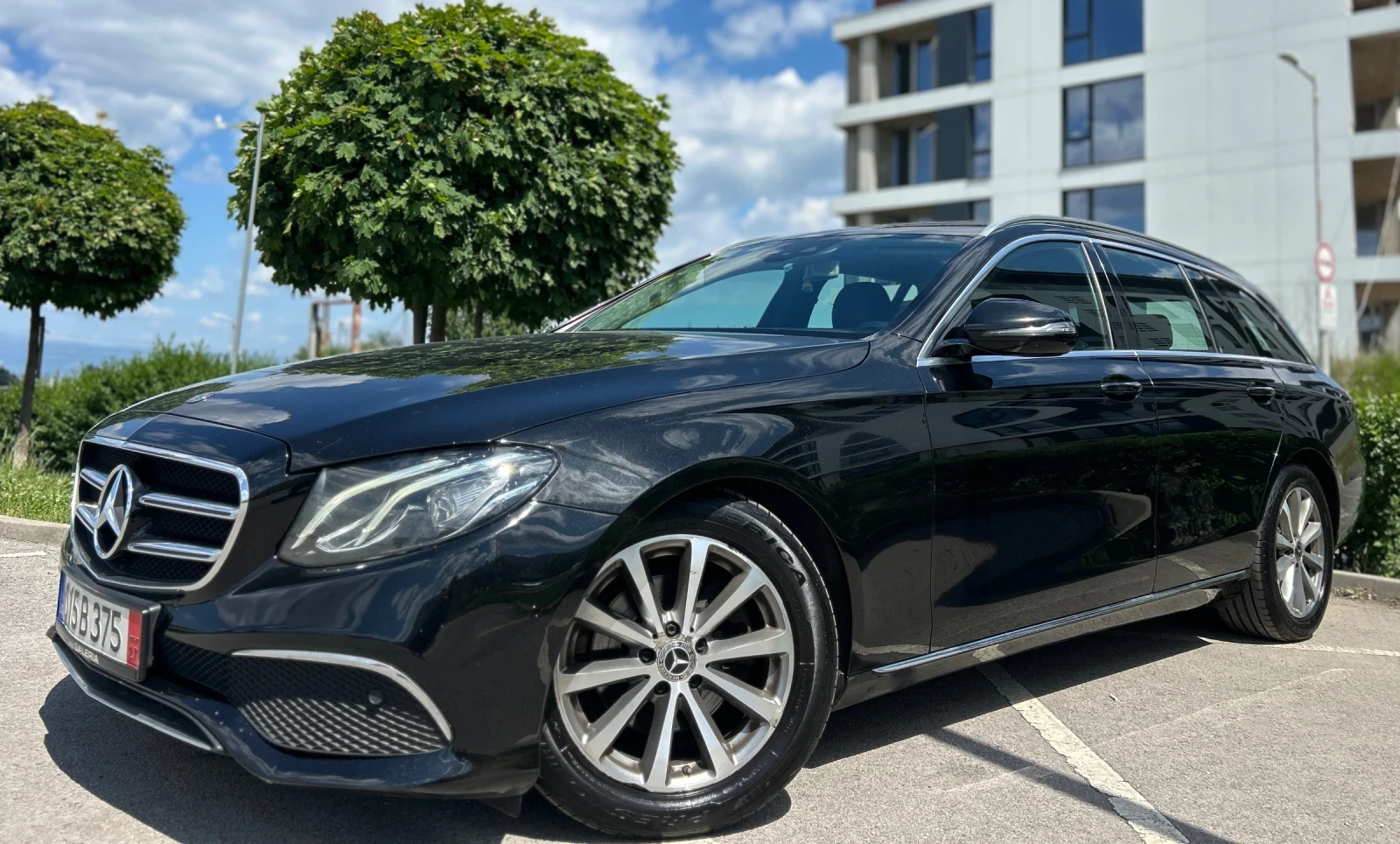 Mercedes-Benz E 220, снимка 6 - Автомобили и джипове - 54700895