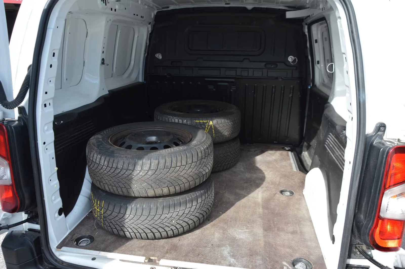 Opel Combo E-CARGO/136HP/CAM/NAVI/CPLAY/LED/411q, снимка 12 - Автомобили и джипове - 54931198