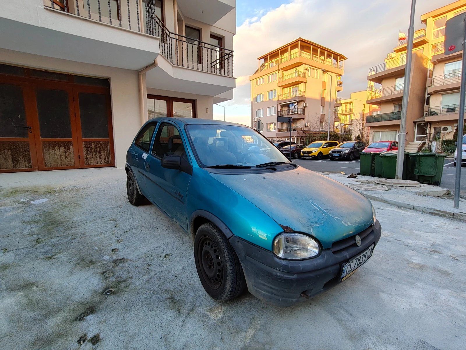 Opel Corsa 1, 4 Бензин, снимка 3 - Автомобили и джипове - 54995456