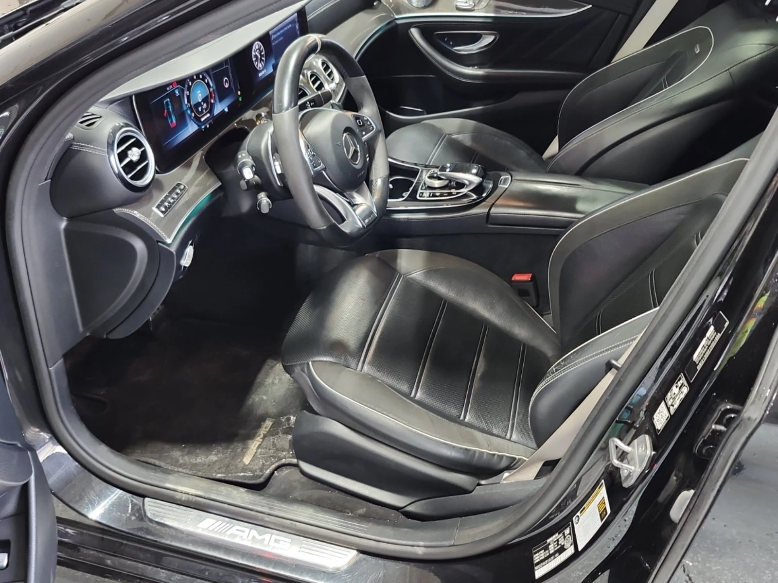 Mercedes-Benz E 63 AMG * АВТОКРЕДИТ * ГЛАВНО ПРЕДСТАВИТЕЛСТВО, снимка 7 - Автомобили и джипове - 55846880