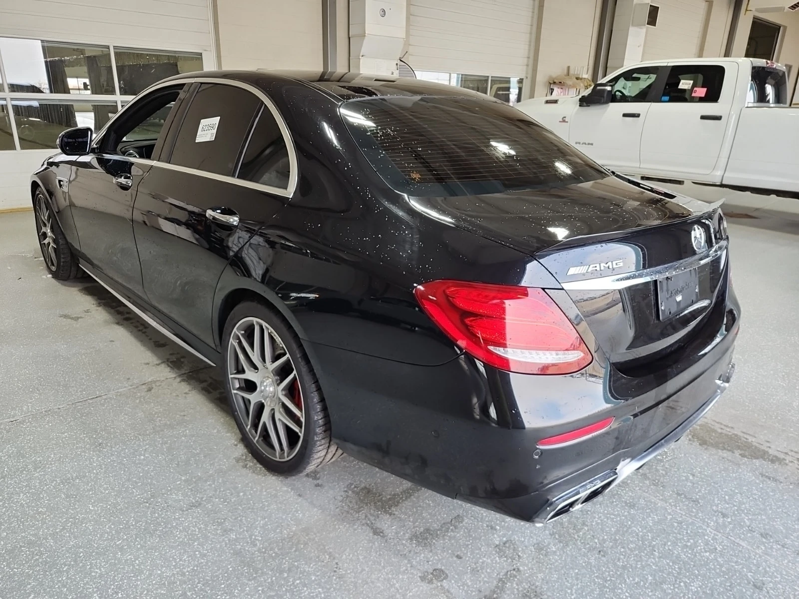 Mercedes-Benz E 63 AMG * АВТОКРЕДИТ * ГЛАВНО ПРЕДСТАВИТЕЛСТВО, снимка 4 - Автомобили и джипове - 55846880