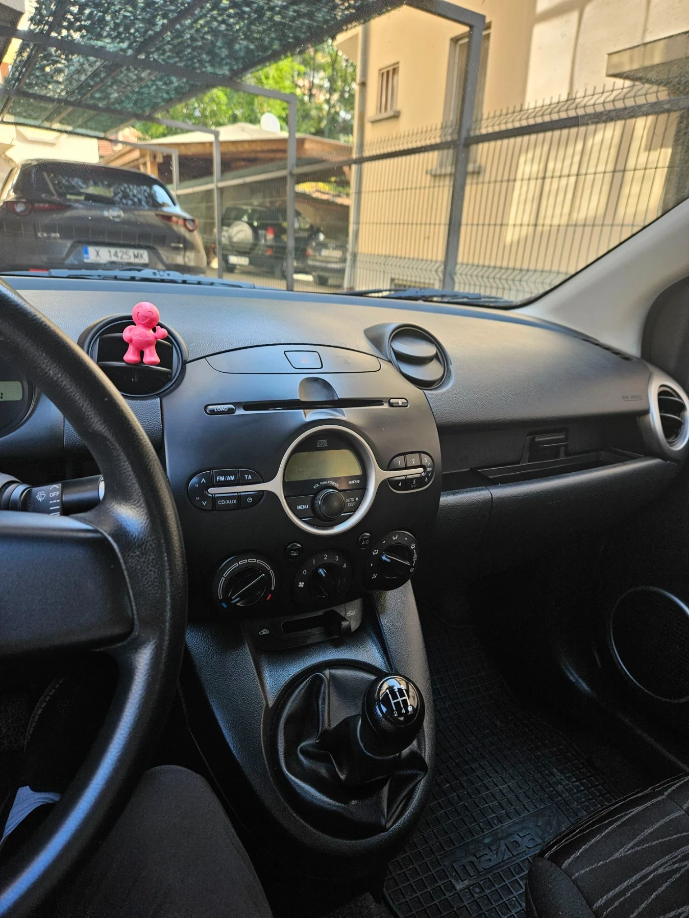 Mazda 2, снимка 9 - Автомобили и джипове - 55937400
