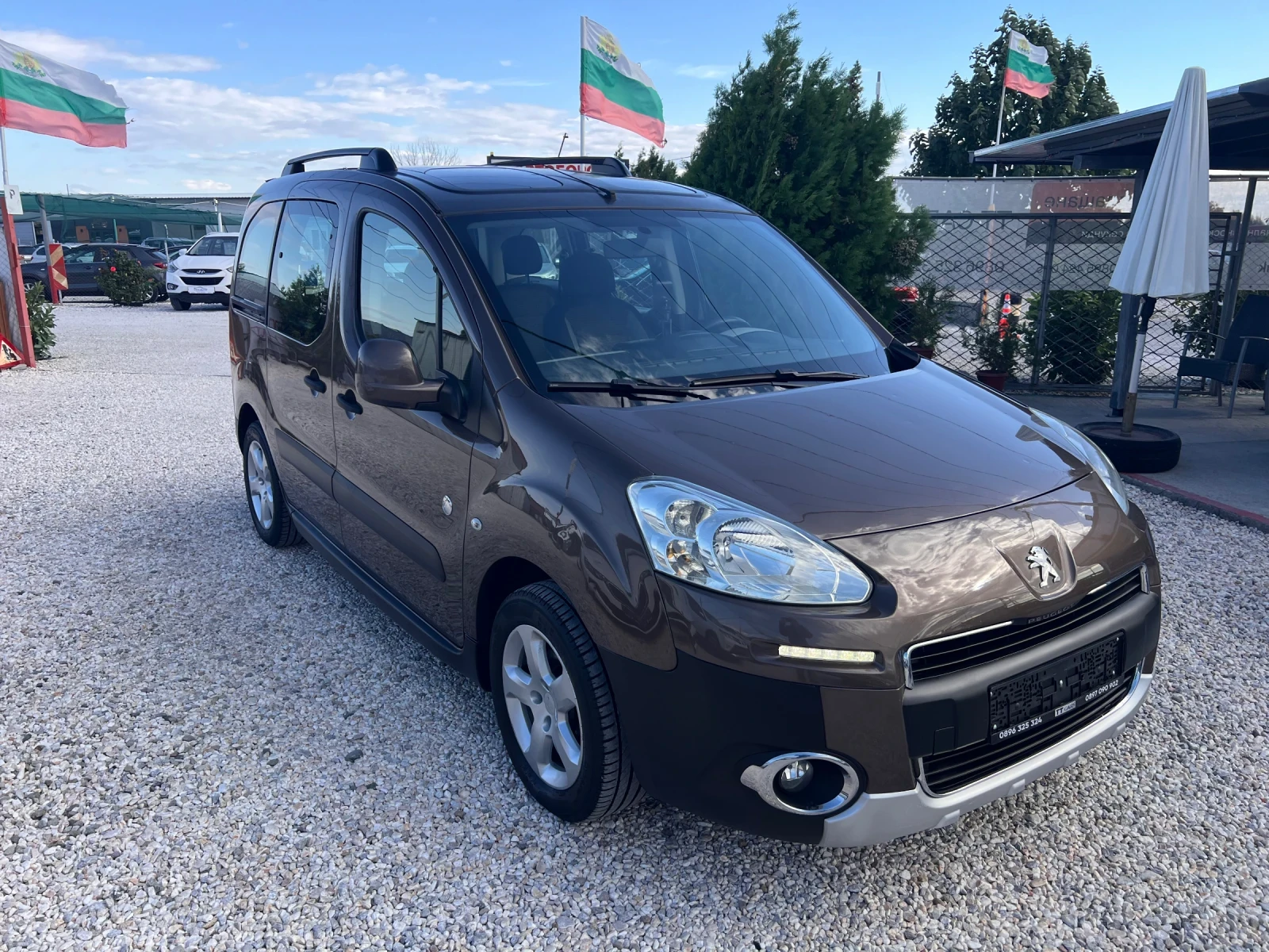 Peugeot Partner 1.6 HDI ПАНОРАМА ТОП, снимка 2 - Автомобили и джипове - 56194206