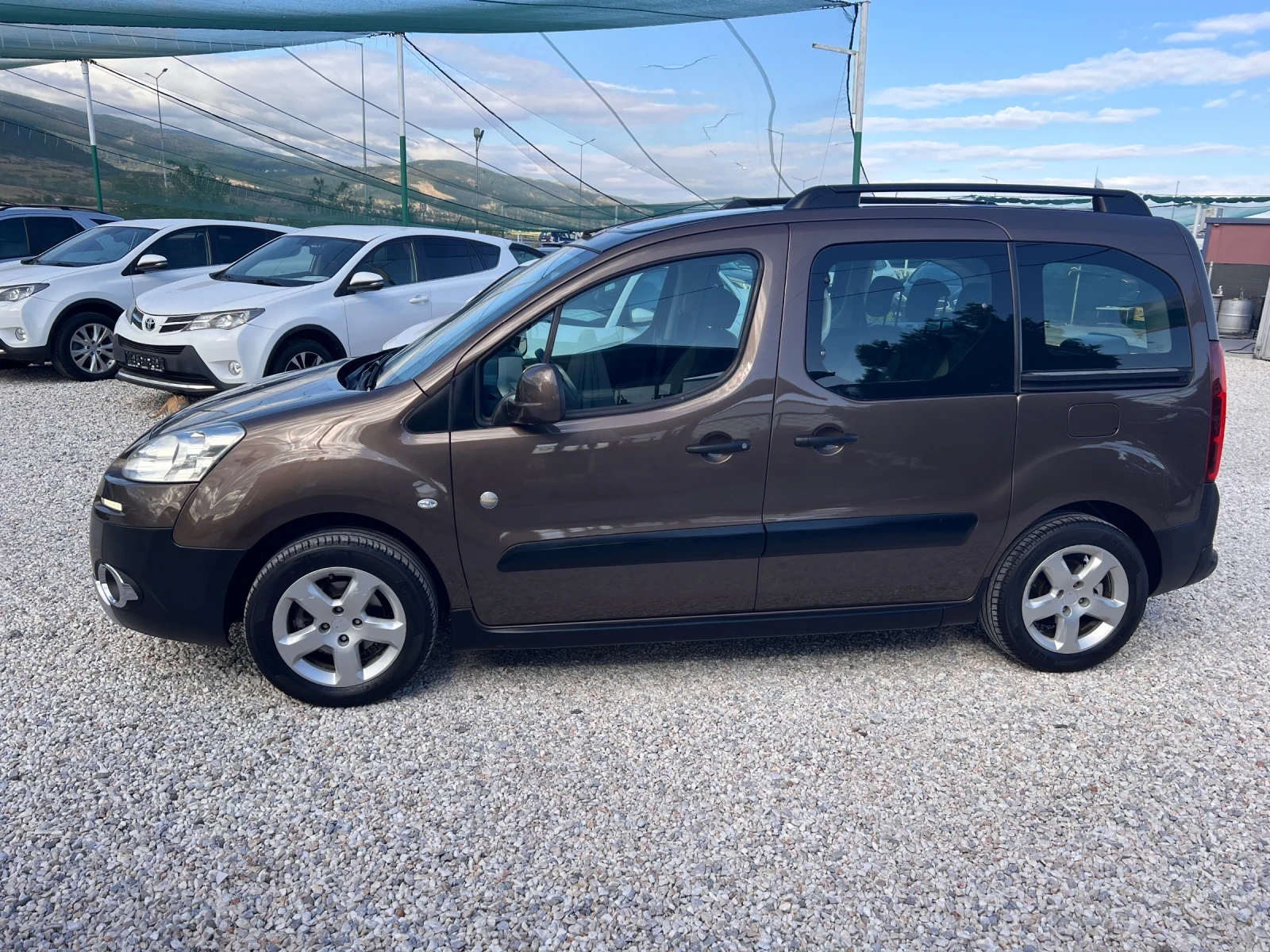 Peugeot Partner 1.6 HDI ПАНОРАМА ТОП, снимка 4 - Автомобили и джипове - 56194206