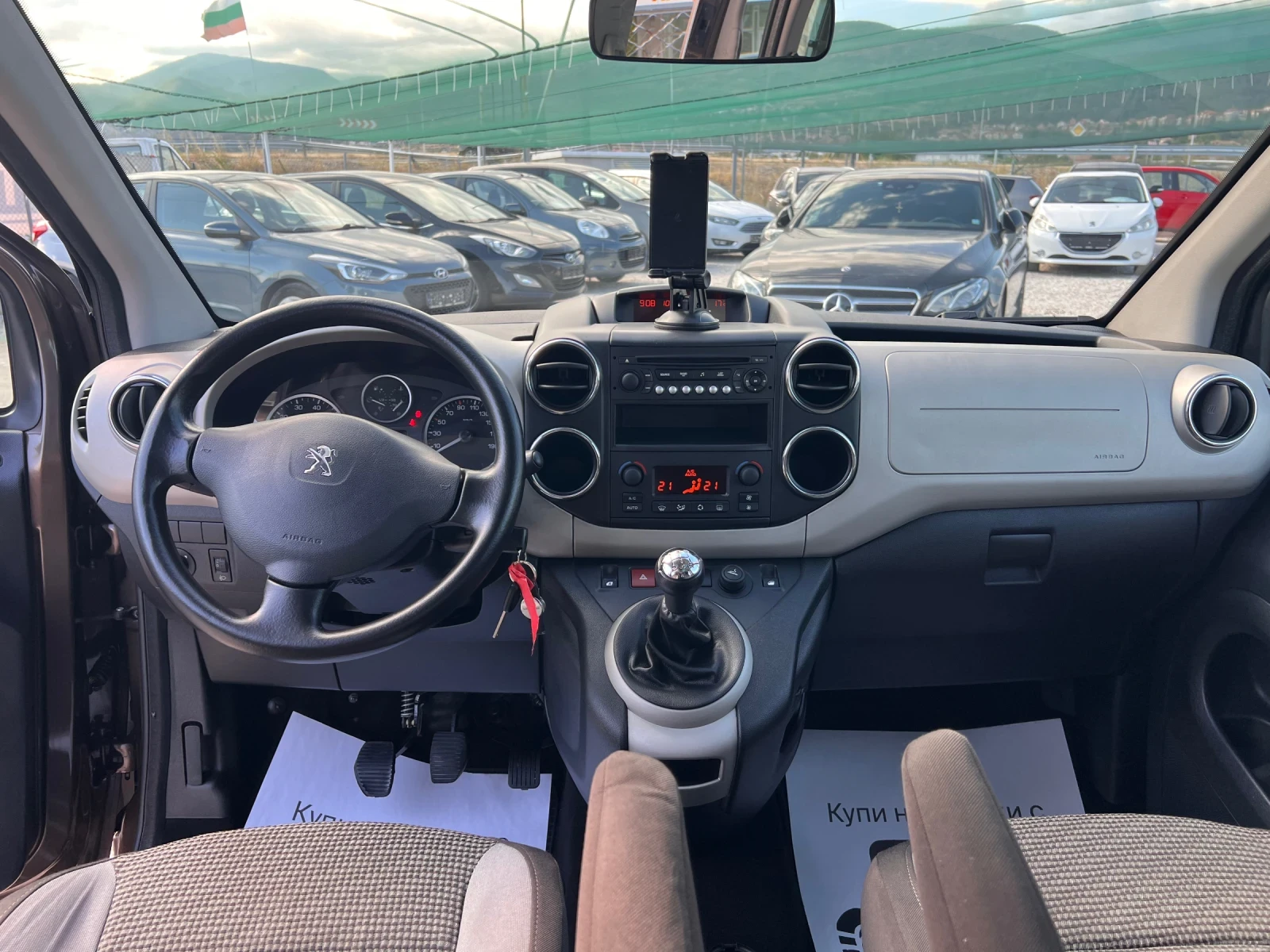 Peugeot Partner 1.6 HDI ПАНОРАМА ТОП, снимка 11 - Автомобили и джипове - 56194206