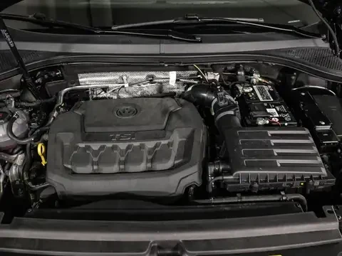 VW Tiguan VW Tiguan Comfortline R- Line / CARFAX, снимка 16 - Автомобили и джипове - 54813989