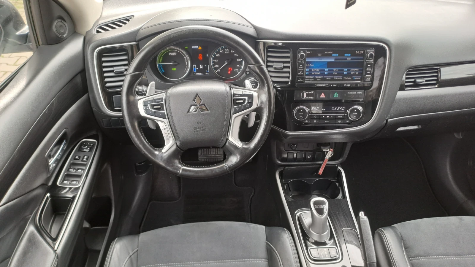 Mitsubishi Outlander 2.0 PLUG-IN, 4X4 - изображение 7