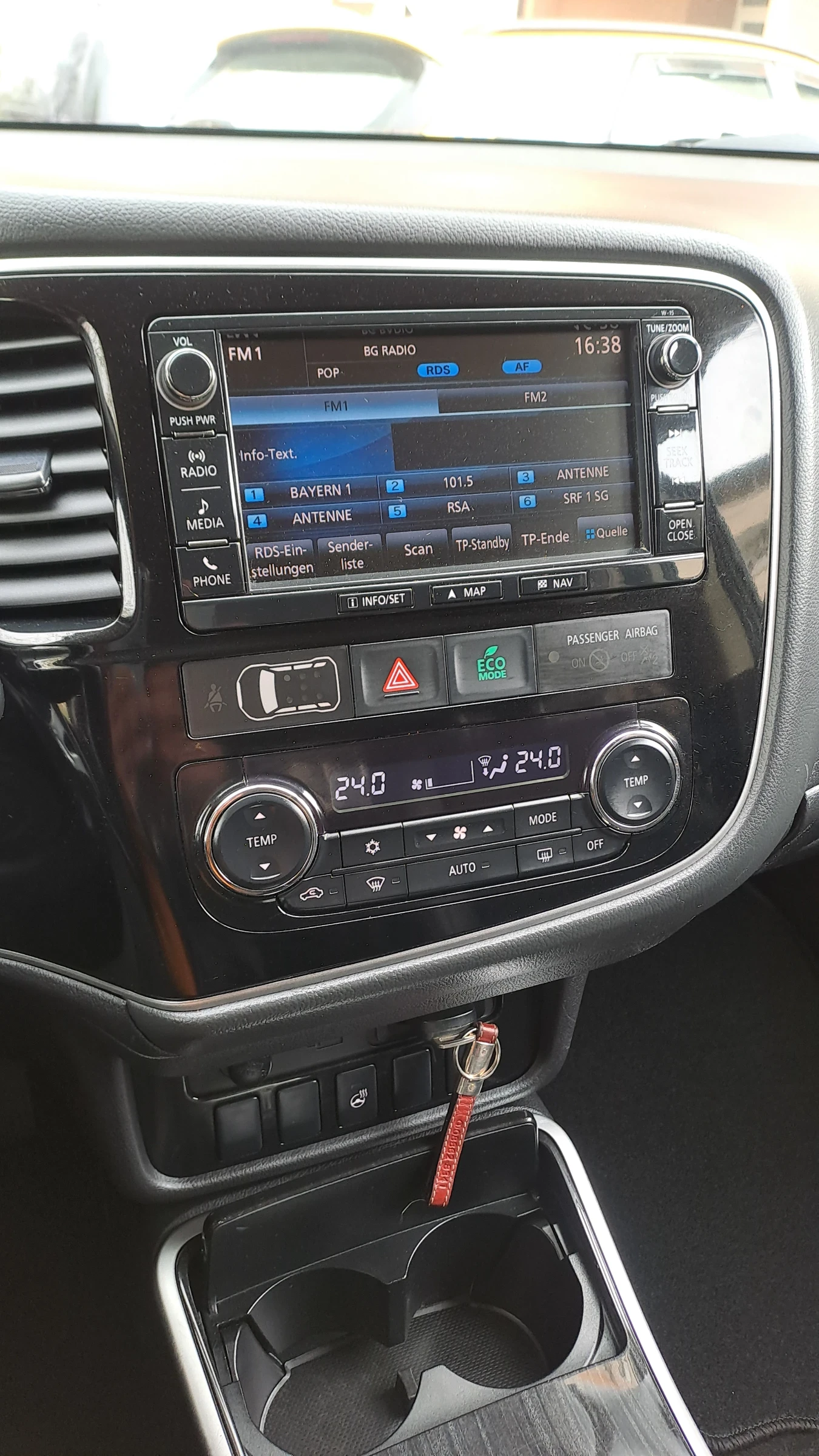 Mitsubishi Outlander 2.0 PLUG-IN, 4X4 - изображение 9