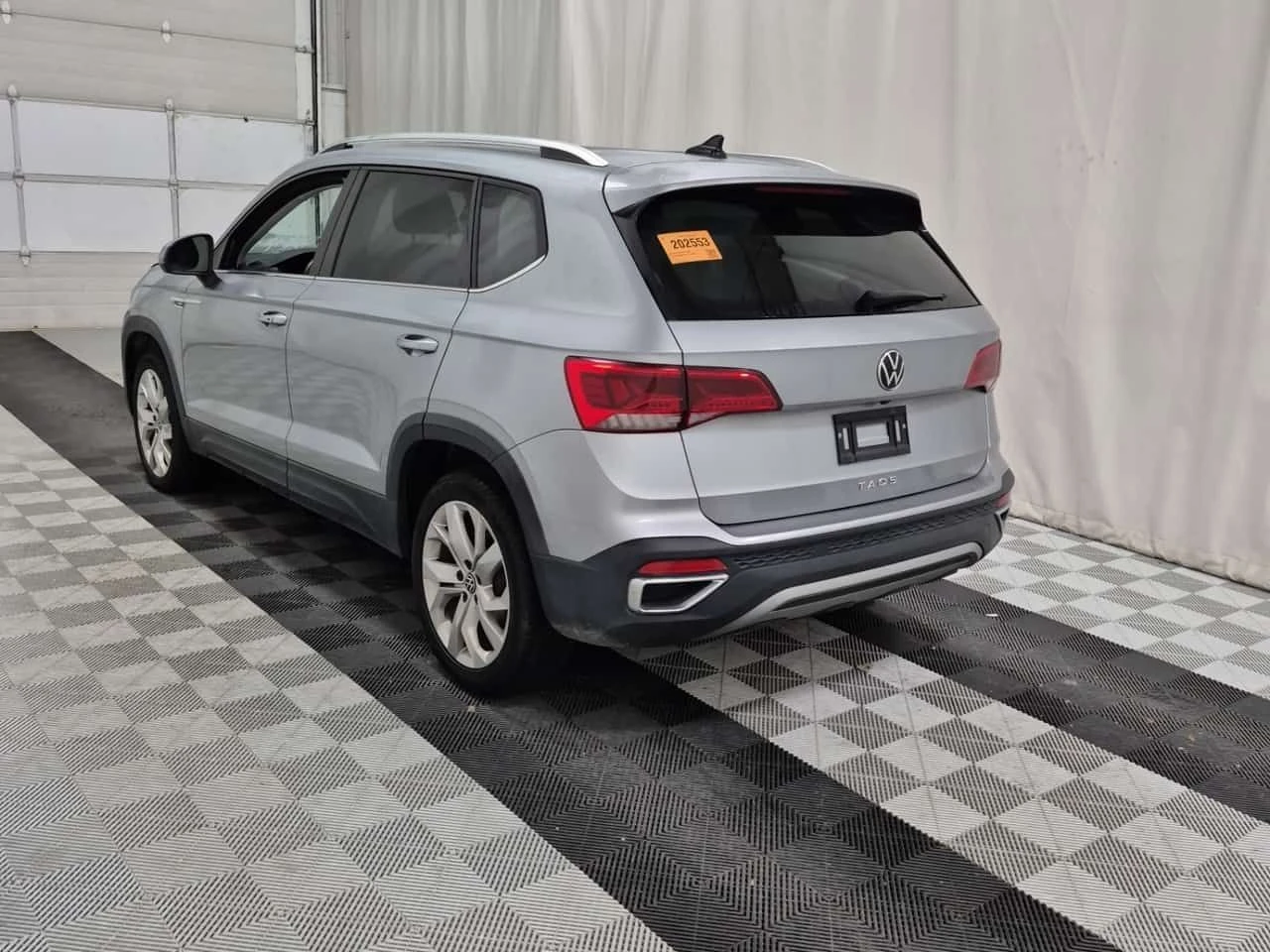 VW Taos * COMFORTLINE * * ПАНОРАМА* * ЗАДНА КАМЕРА*  - изображение 4