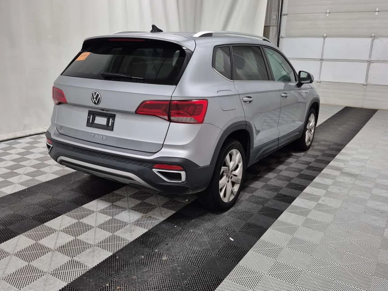 VW Taos * COMFORTLINE * * ПАНОРАМА* * ЗАДНА КАМЕРА*  - изображение 3