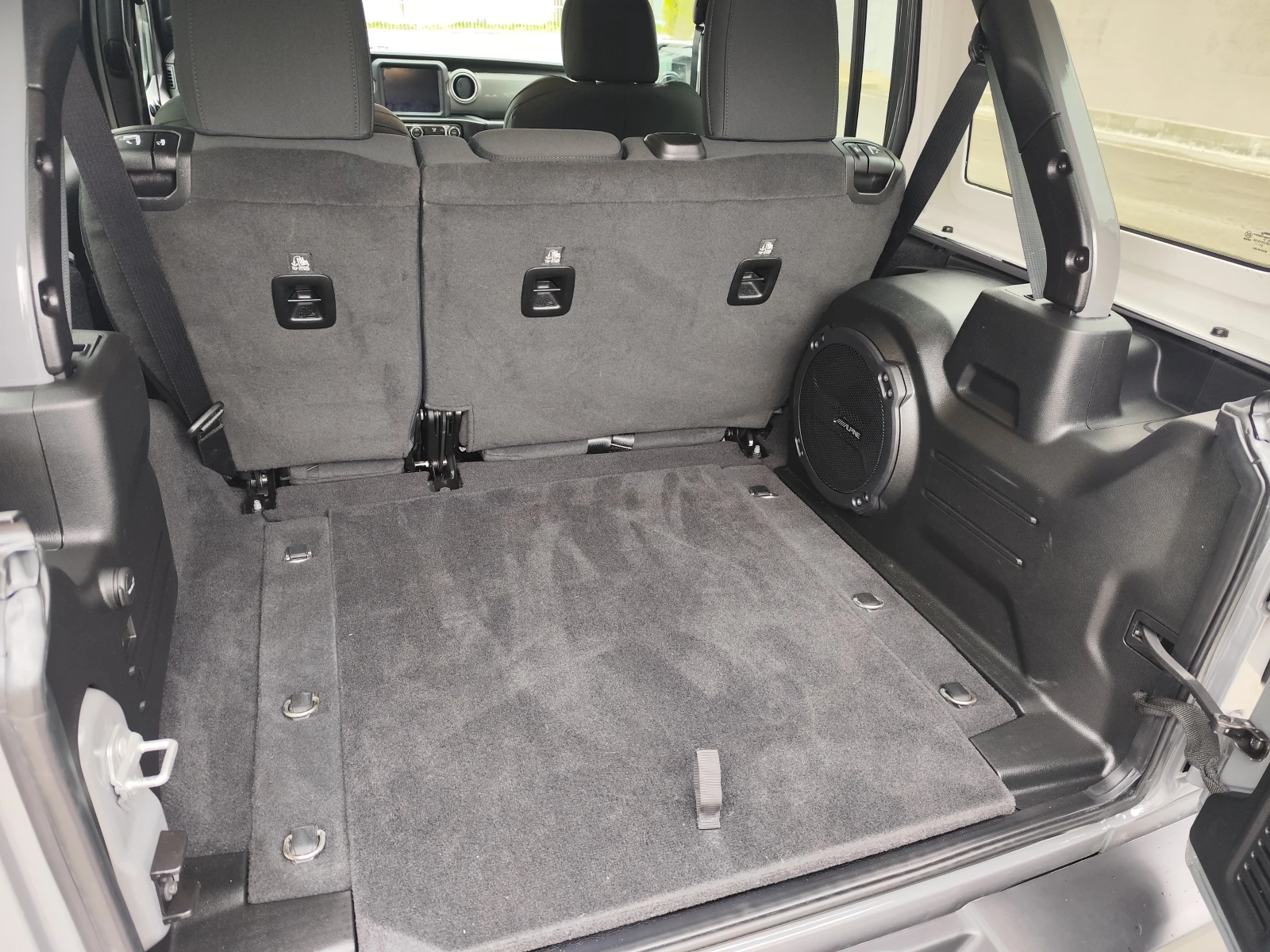 Jeep Wrangler 2.0 SAHARA, снимка 12 - Автомобили и джипове - 53966167