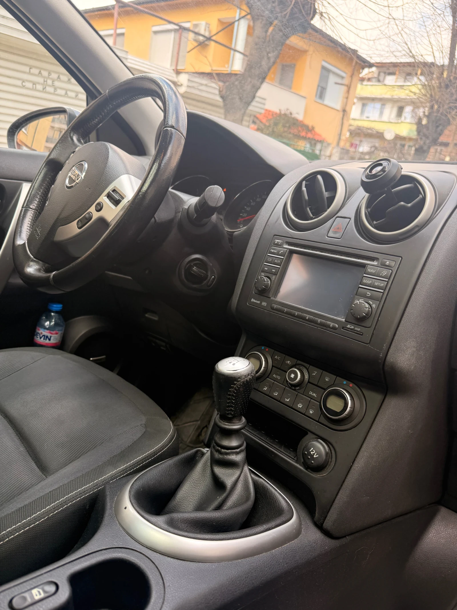 Nissan Qashqai, снимка 8 - Автомобили и джипове - 54058532