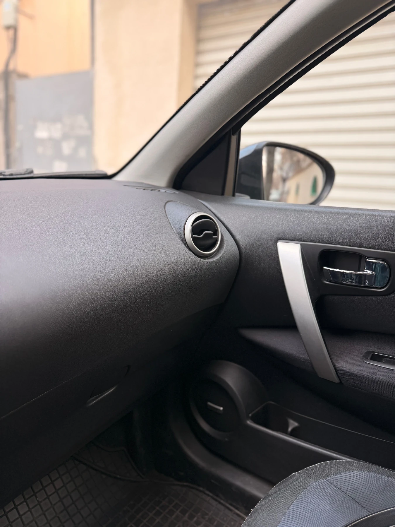 Nissan Qashqai, снимка 4 - Автомобили и джипове - 54058532