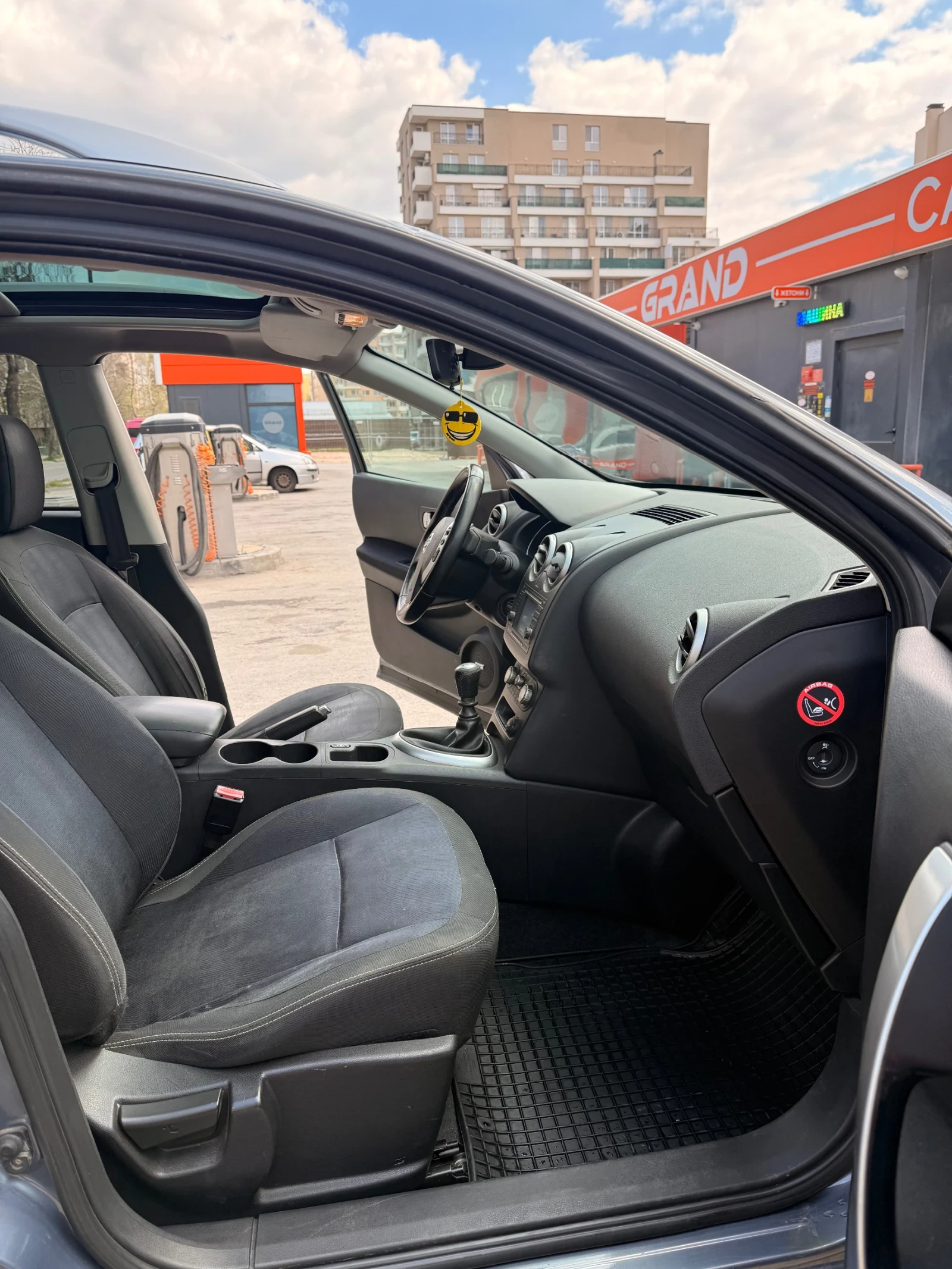 Nissan Qashqai Diesel, camera, panorama, keyless, снимка 17 - Автомобили и джипове - 54058532