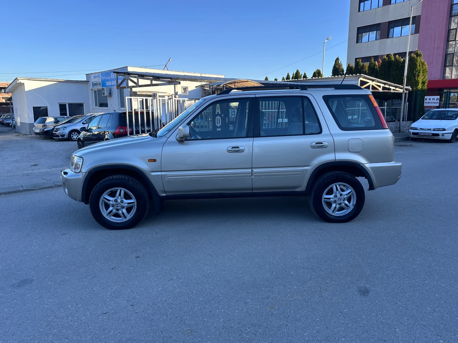 Honda Cr-v 2.0i - КЛИМАТИК - УНИКАТ - РЕАЛНИ КИЛОМЕТРИ, снимка 8 - Автомобили и джипове - 54130723