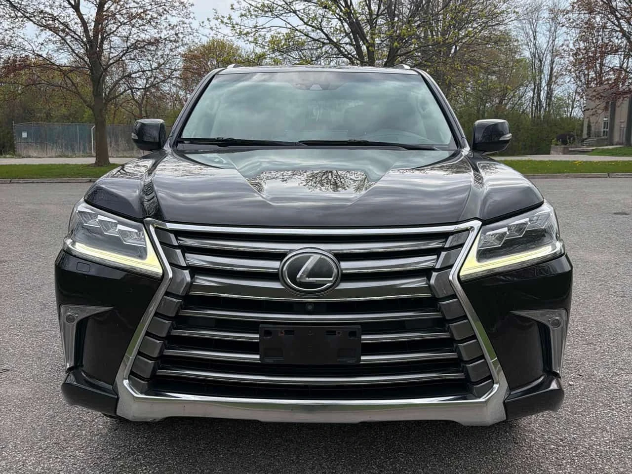 Lexus LX 570 * 4WD 4dr * CARFAX * БЕЗ ПЪРВОНАЧАЛНА ВНОСКА, снимка 6 - Автомобили и джипове - 54501164