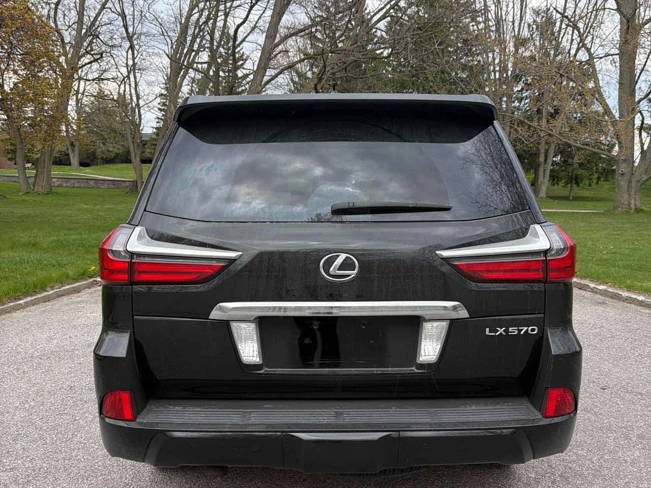 Lexus LX 570 * 4WD 4dr * CARFAX * БЕЗ ПЪРВОНАЧАЛНА ВНОСКА, снимка 4 - Автомобили и джипове - 54501164