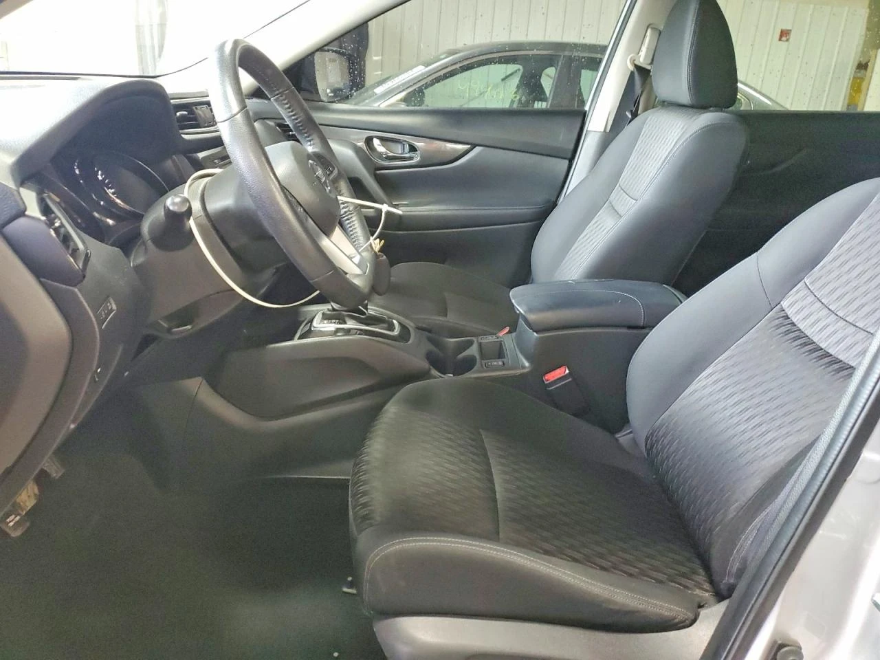 Nissan Rogue SV, снимка 7 - Автомобили и джипове - 54509470