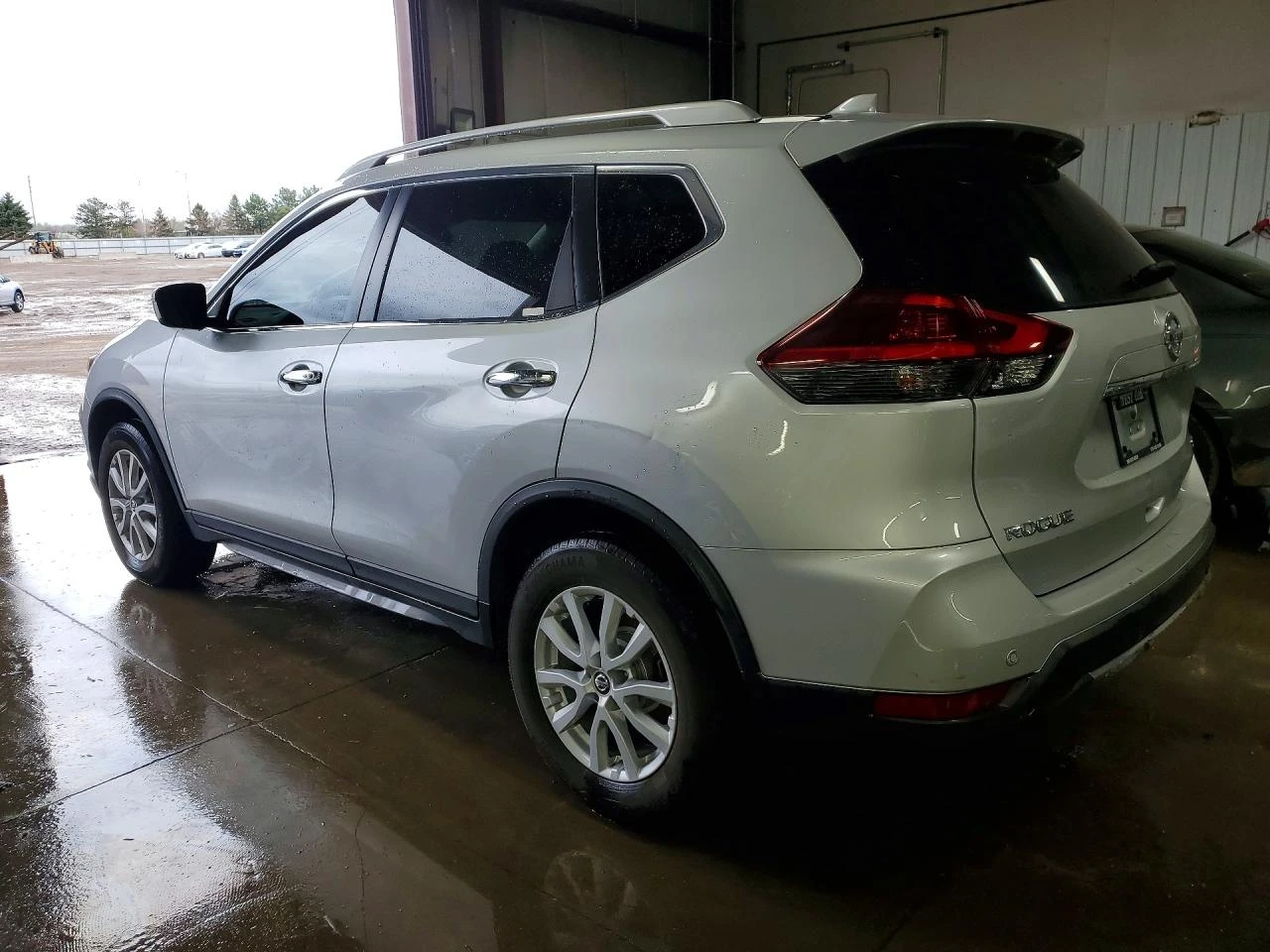 Nissan Rogue SV, снимка 4 - Автомобили и джипове - 54509470
