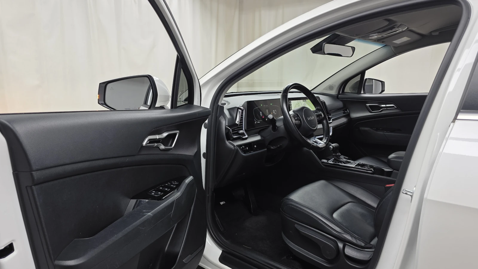 Kia Sportage 1.6T* BLIND SPOT* ПОДГРЕВ ВОЛАН* КРАЙНА ЦЕНА, снимка 10 - Автомобили и джипове - 56025466