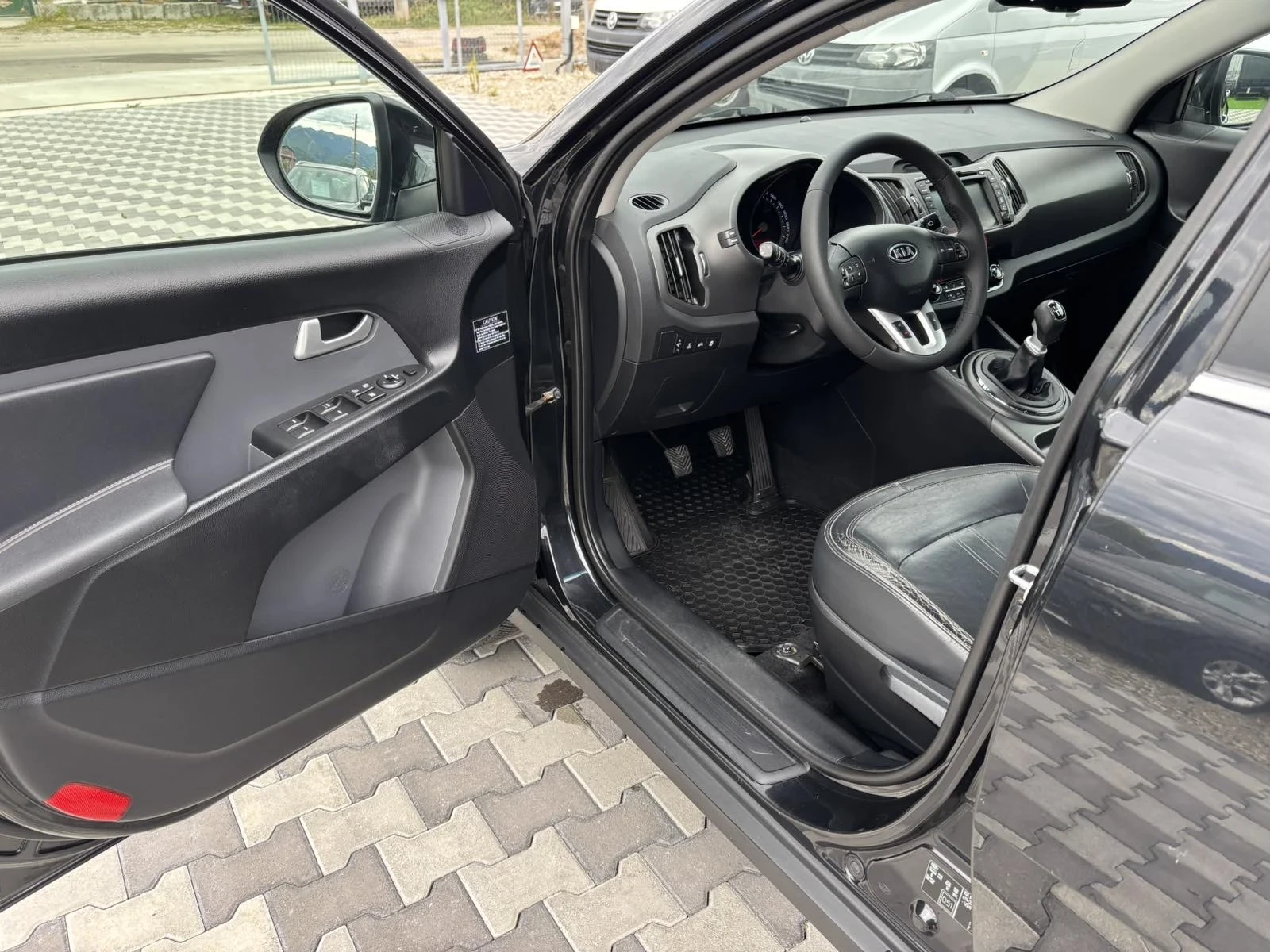 Kia Sportage 2.0 4x4 , снимка 8 - Автомобили и джипове - 56145184