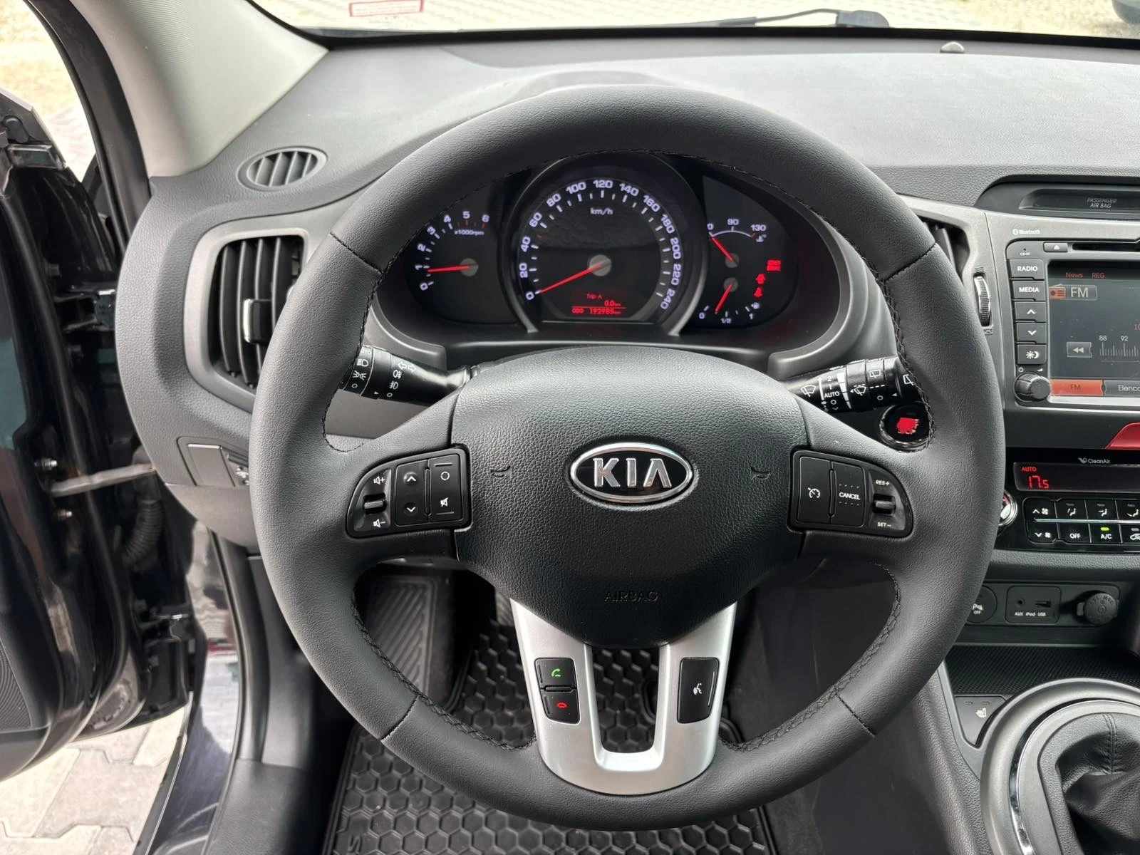Kia Sportage 2.0 4x4 , снимка 11 - Автомобили и джипове - 56145184