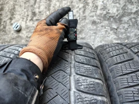 Гуми Зимни 235/55R18, снимка 4